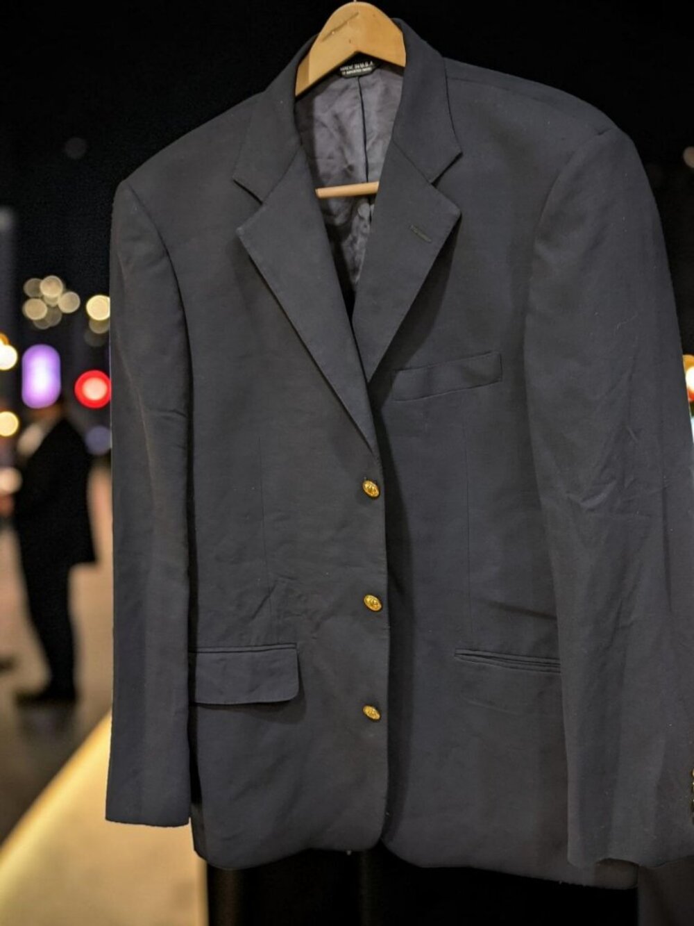 Madrigal Mens Blazer Navy Blue Gold Buttons- Display Model- Defect  Size 40 US